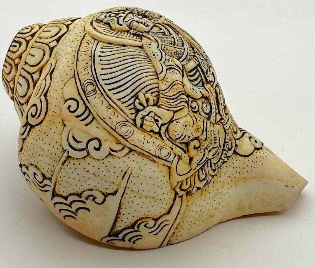 ◆チベット密教法具 法螺貝（シャンカ）パドマサンババ(グル・リンポチェ) 2