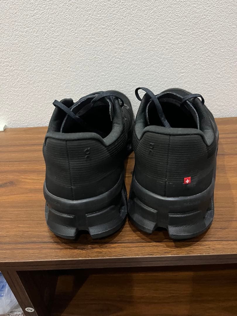 靴 On cloud monster void 27cm