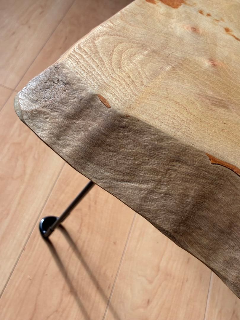 「香る癒やし」国産楠の一枚板サイドテーブル｜北欧・和モダンに合う無垢材