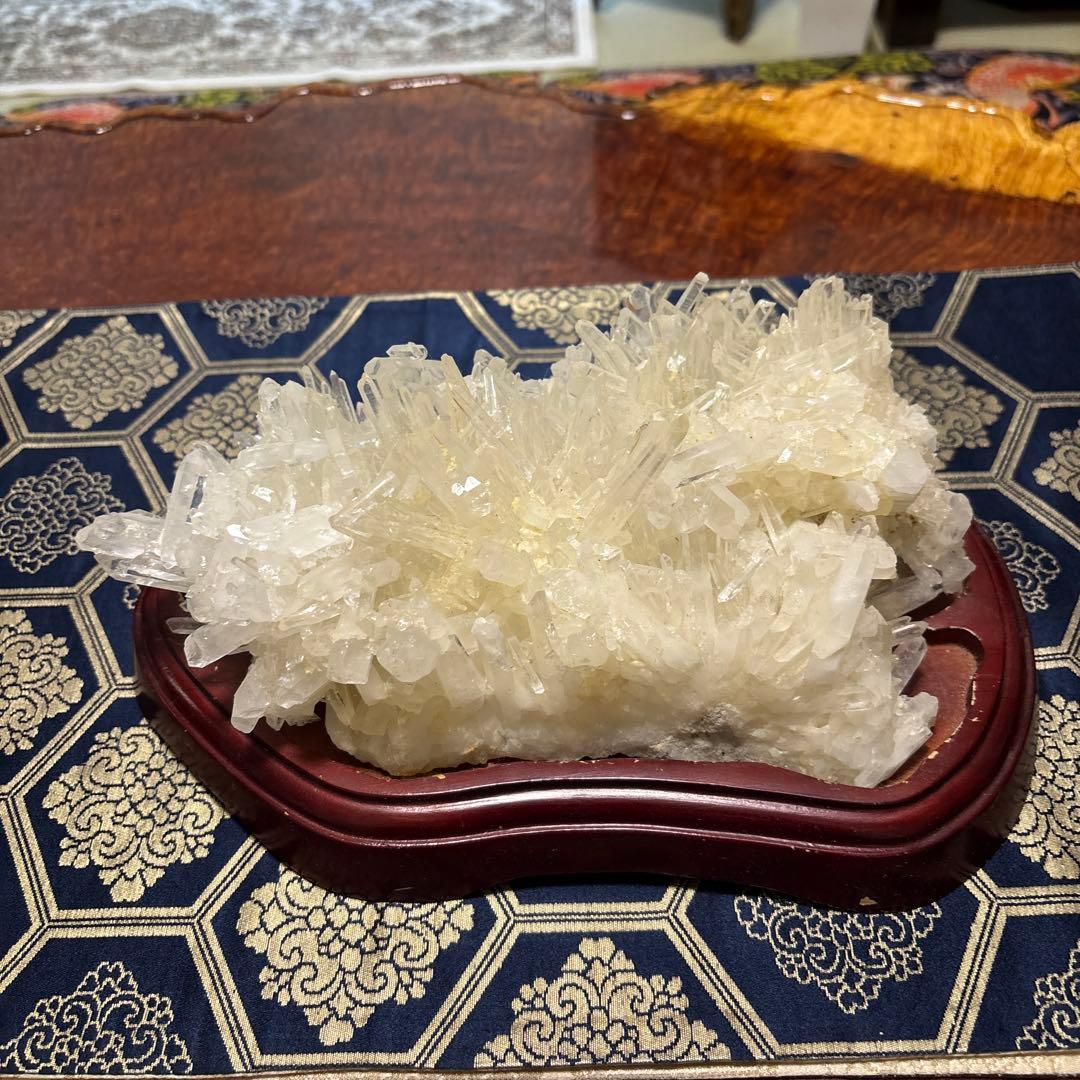 水晶の結晶塊 約２.１キロ