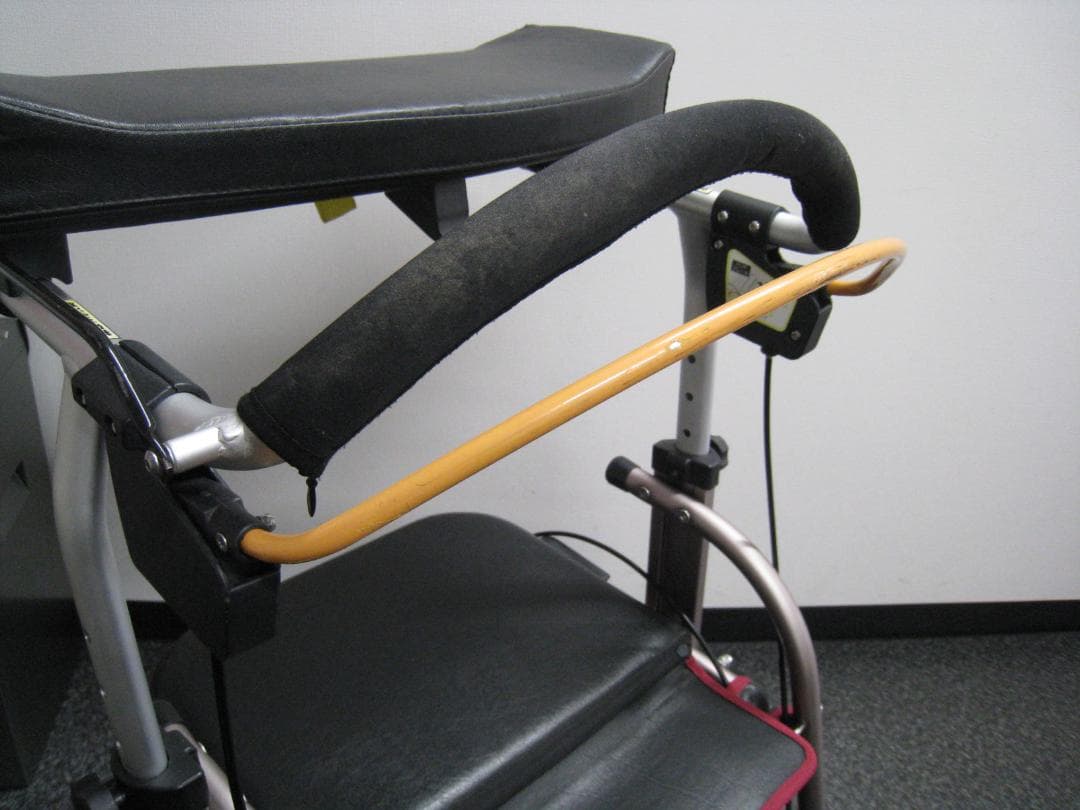 【送料無料】ナブテスコ 前腕支持型歩行車 REHAMO コンパル抑速ブレーキ ②