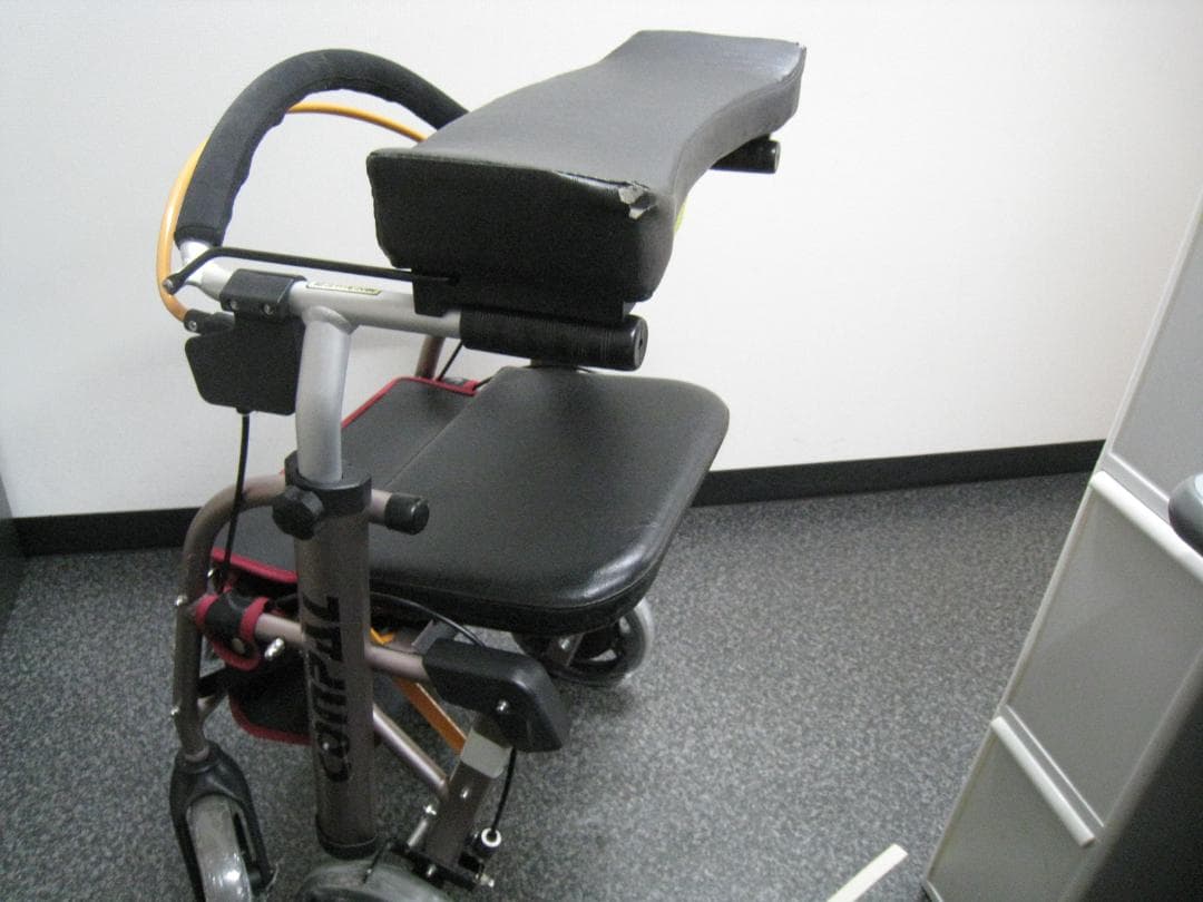 【送料無料】ナブテスコ 前腕支持型歩行車 REHAMO コンパル抑速ブレーキ ②