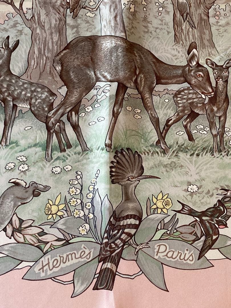 【フランス】Hermès エルメス　カレ90シルクスカーフ馬　鳥　鹿　花ピンク色