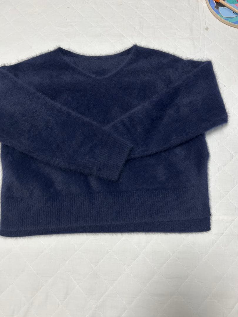 美品　フォックスカシミヤ Vネックプルオーバー　ネイビー