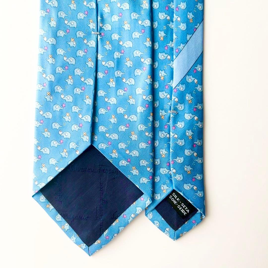 【未使用】フェラガモ シルクネクタイ 小象モチーフゾウ柄総柄 ライトブルー