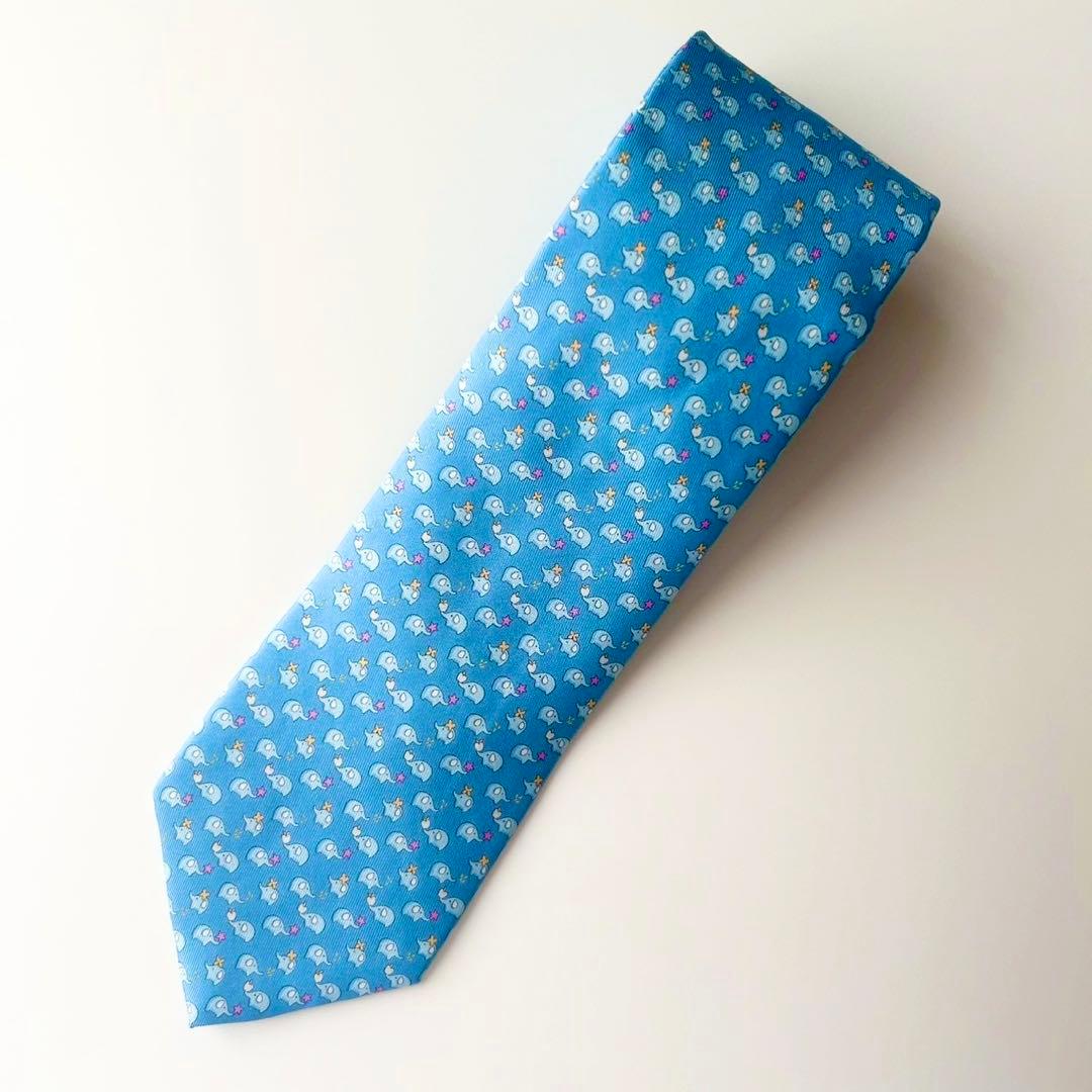 【未使用】フェラガモ シルクネクタイ 小象モチーフゾウ柄総柄 ライトブルー