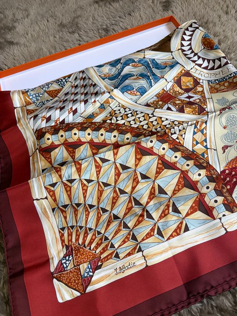 極美品 エルメス シルクスカーフ カレ90 ヴェニスの勝利 馬 タイル柄 茶色