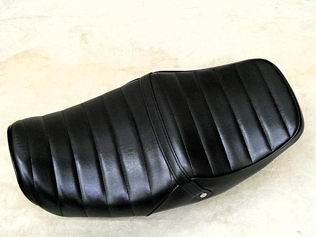 ZRX400　黒皮　タックロールシート/あんこ抜きローダウン