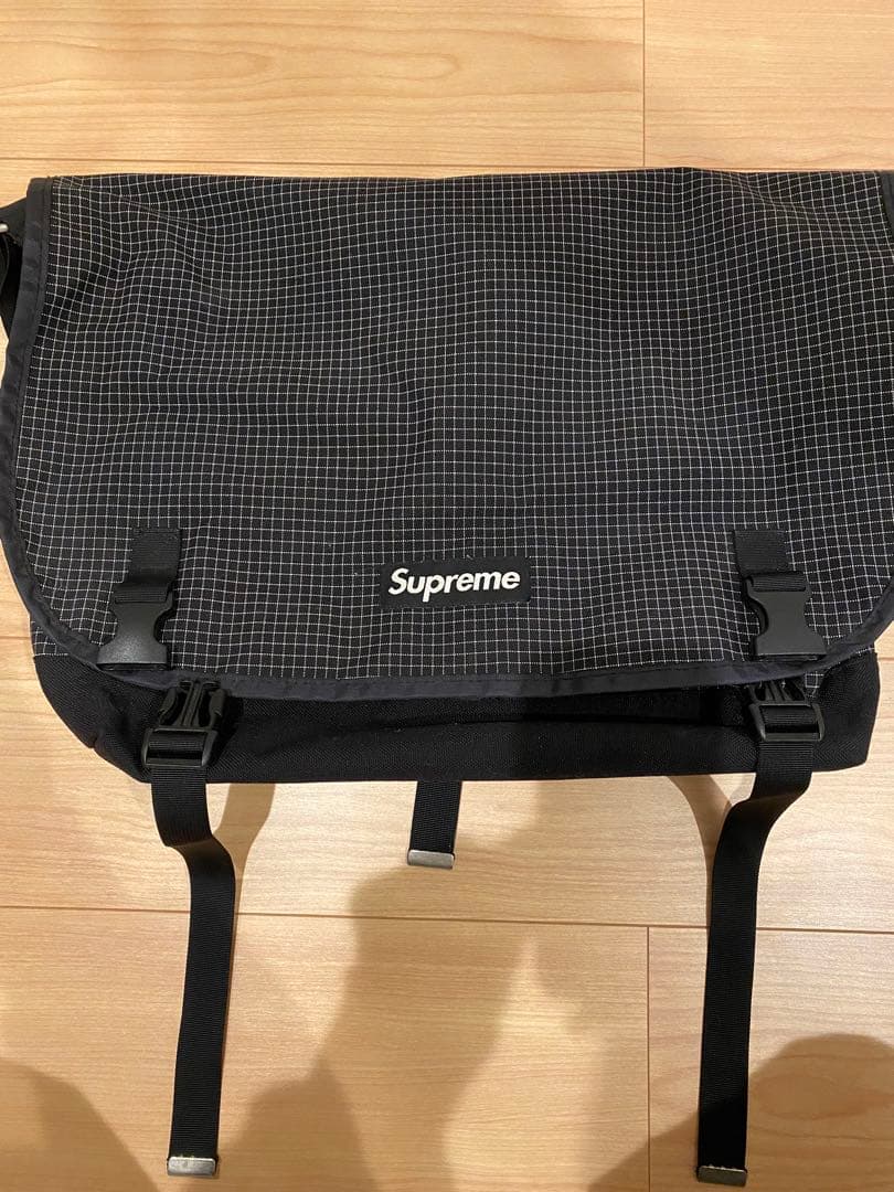 Supreme グリッドパターン　メッセンジャーバッグ　　ショルダーバッグ