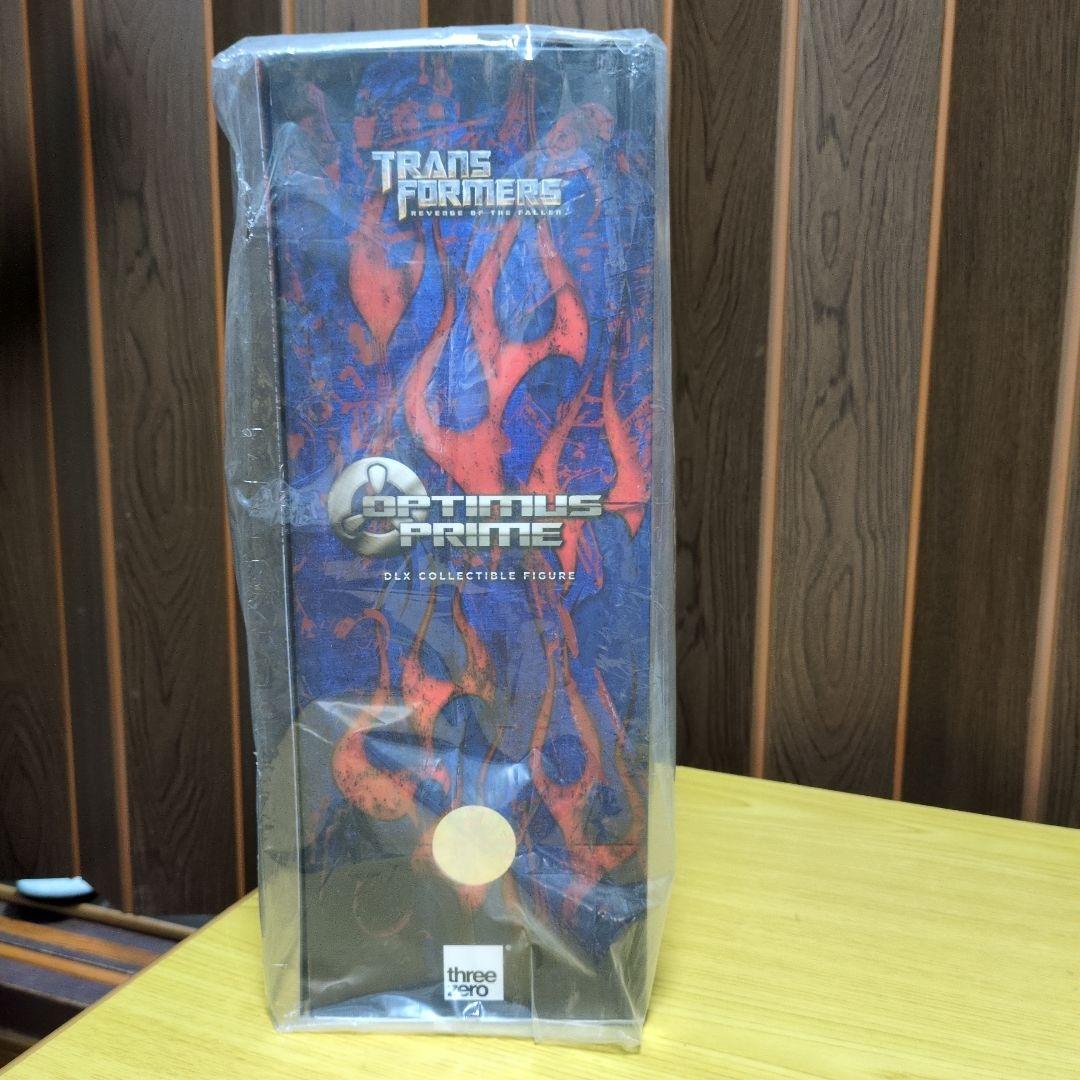 スリーゼロトランスフォーマー オプティマスプライムDLXコレクティブルフィギュア