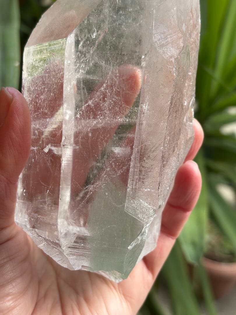 インド　マニハール産　グリーンファントムクォーツ　ポイント　873g 気泡入り