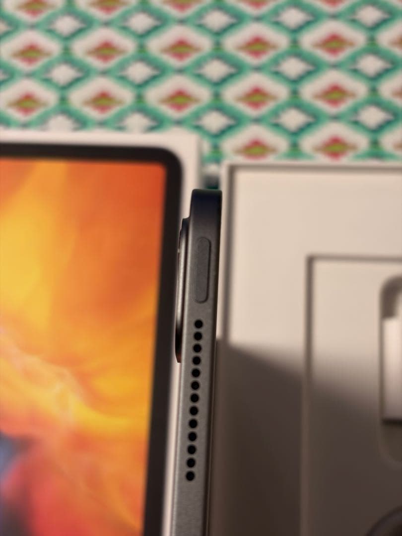 【極美品】iPad Pro 11インチ(第２世代) 256GB WiFiモデル