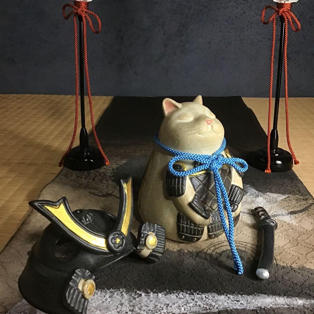 猫武将∠(｀∇´)ゝ白猫(中) 黒甲冑　黒兜