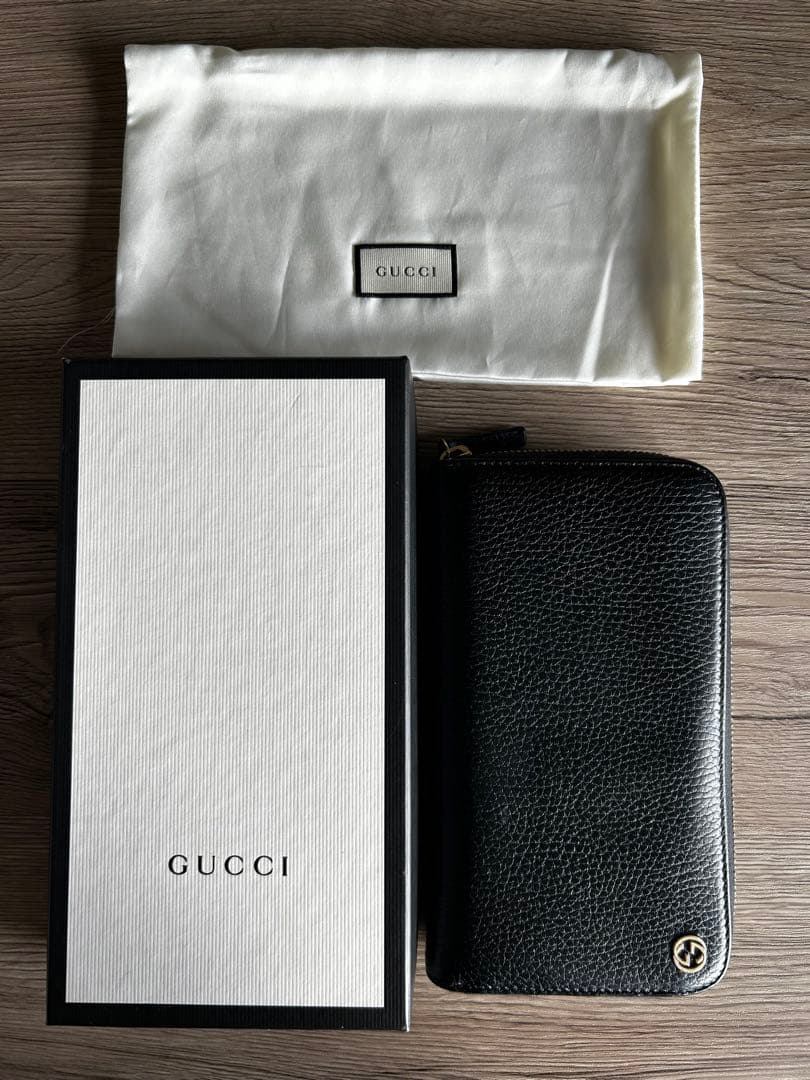 カラマ　【極美品】グッチ インターロッキング 長財布 ラウンドジップ 黒