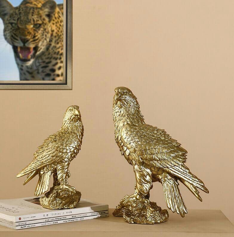 北欧のラグジュアリー金色の空の鷹飾り