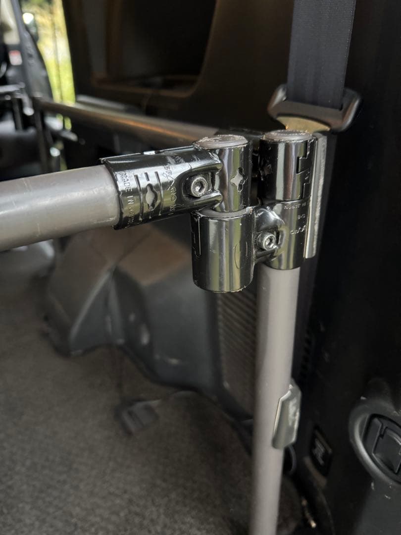 場所は大阪の石切です。直接引き取り限定。 デリカ　D5 車中泊ベッドキット。