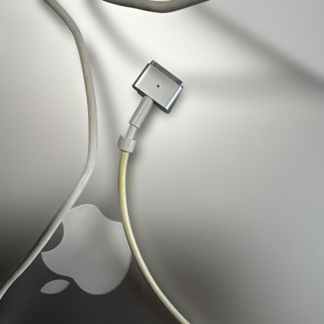 【値下げ】MacBook本体 シルバー 充電器付き