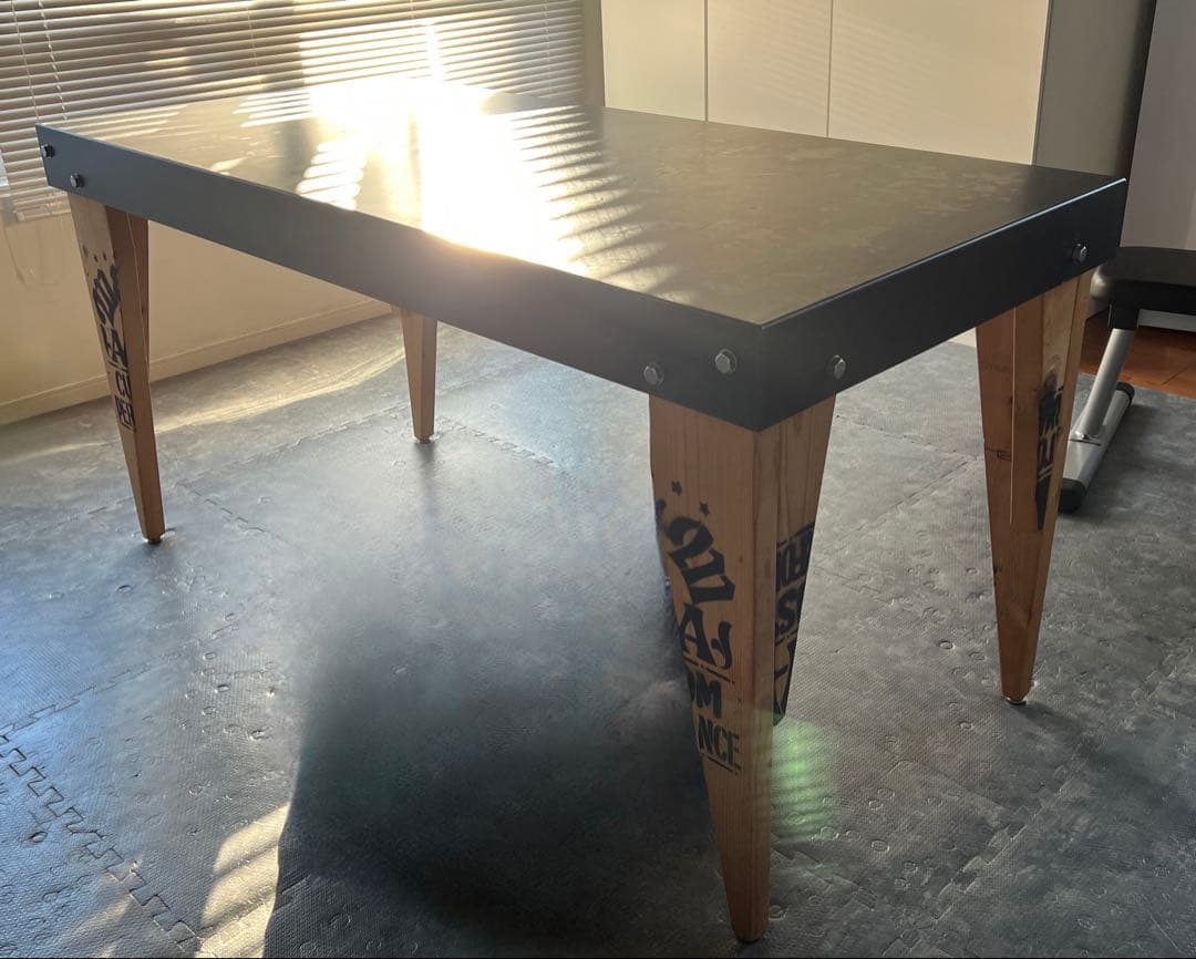 M&M カスタムパフォーマンス デスク スチールテーブル