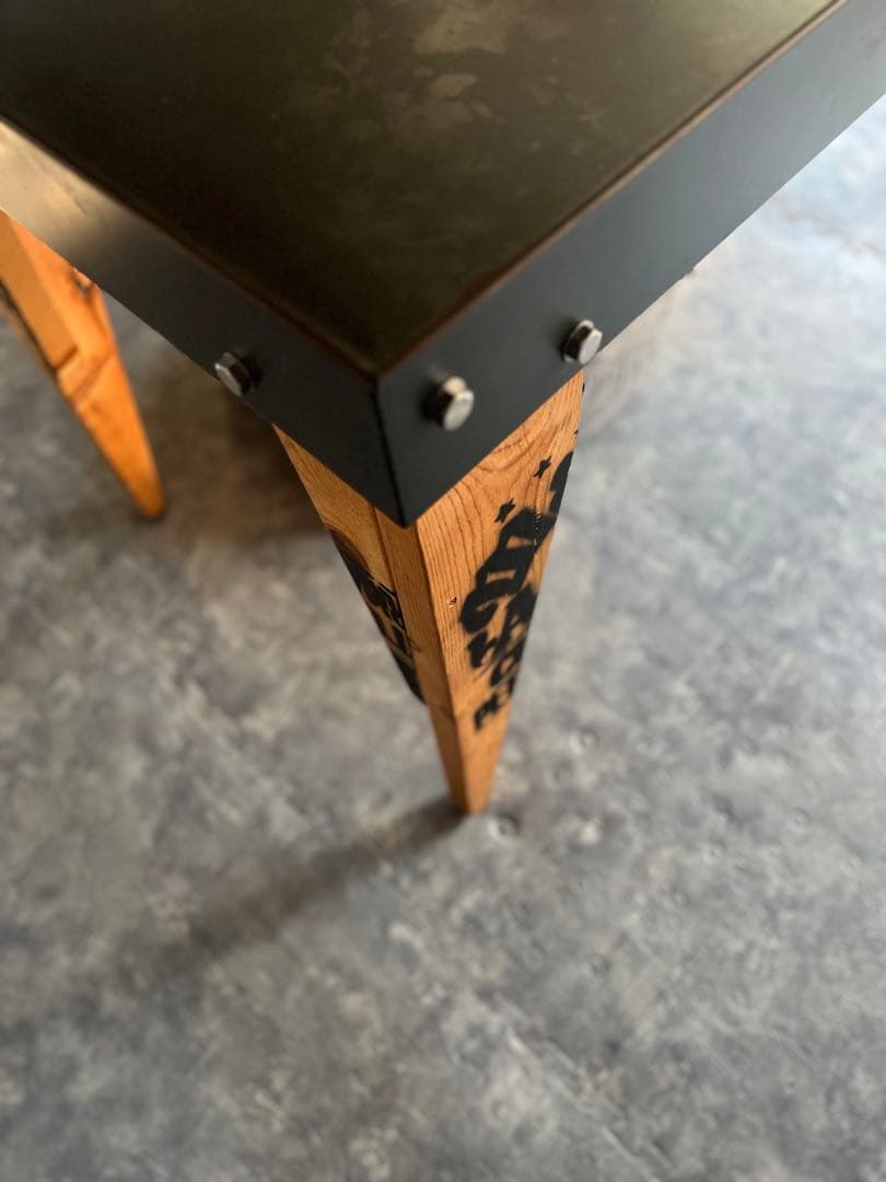 M&M カスタムパフォーマンス デスク スチールテーブル