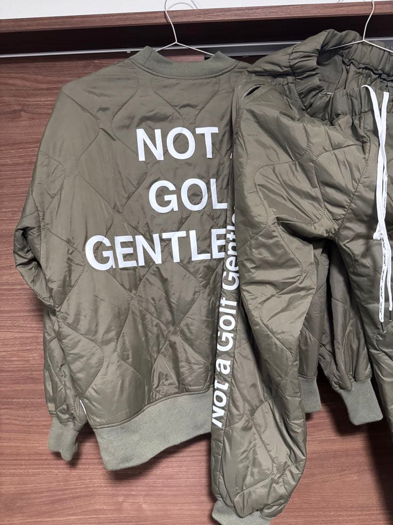 キャプテンズヘルムゴルフ　キルティングウォーム ジャケット パンツセット