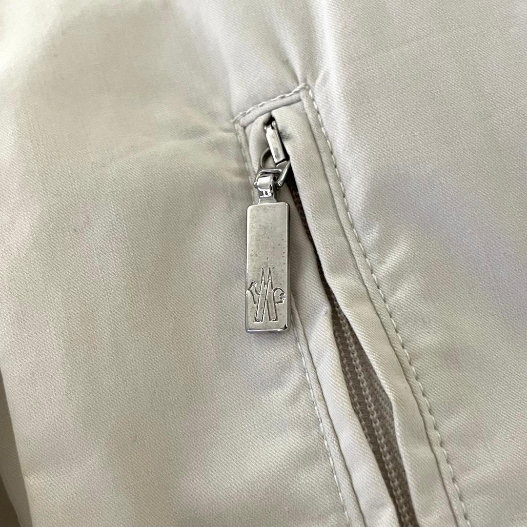 モンクレール ステンカラーコート 比翼 ベージュ ロング丈 1