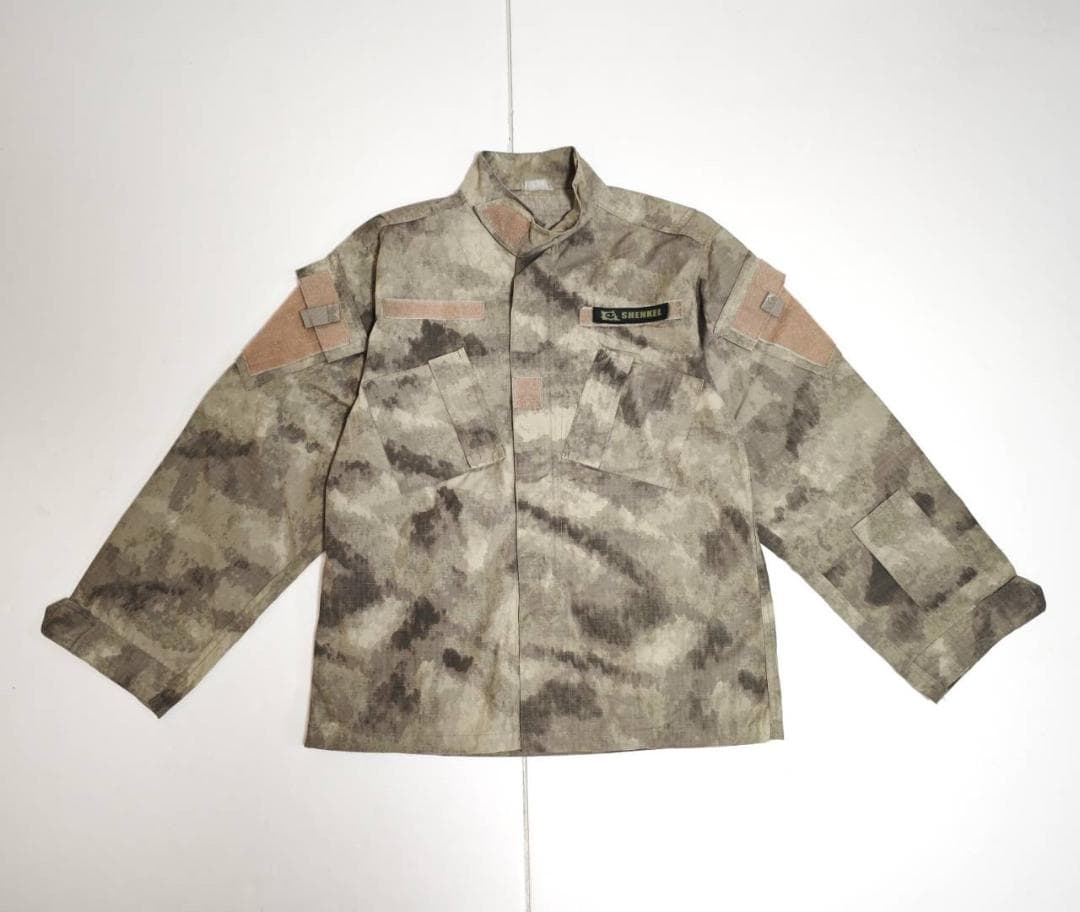 サバイバルゲーム 個人装備 ベスト エルボー&ニーパッド ヘルメット 迷彩服など