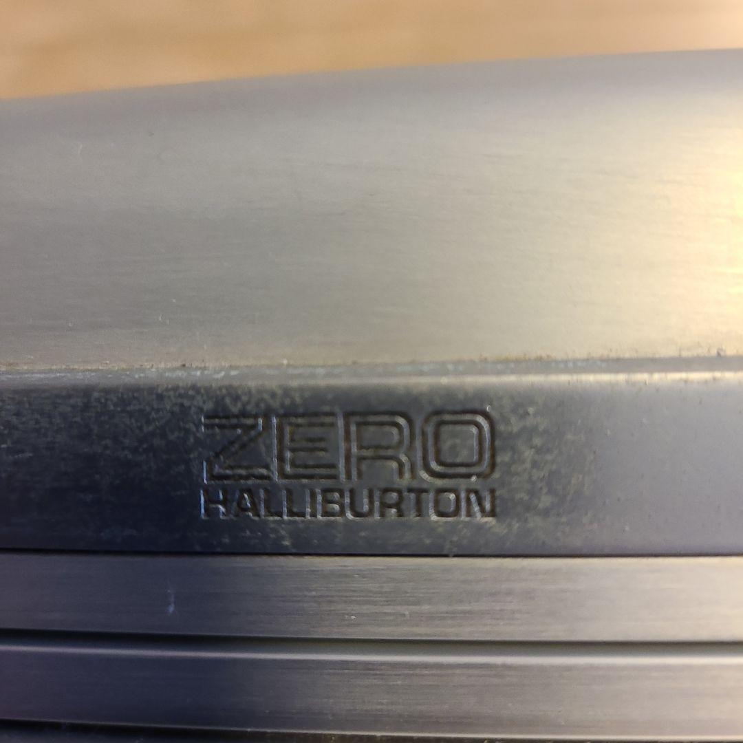ZERO HALLIBURTON シルバーアタッシュケース
