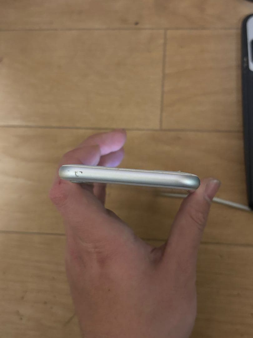 iphone 8 完動品　バッテリー100% simフリー