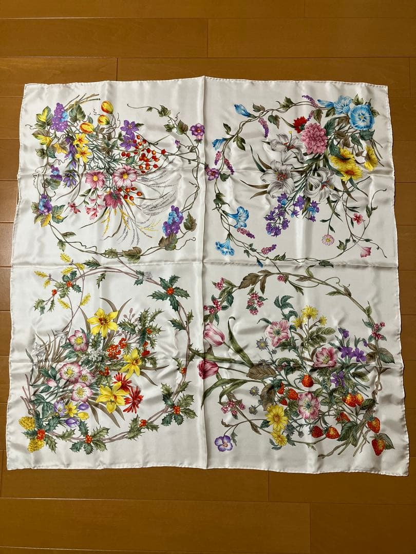 Marca 花柄 シルクスカーフ 90cm