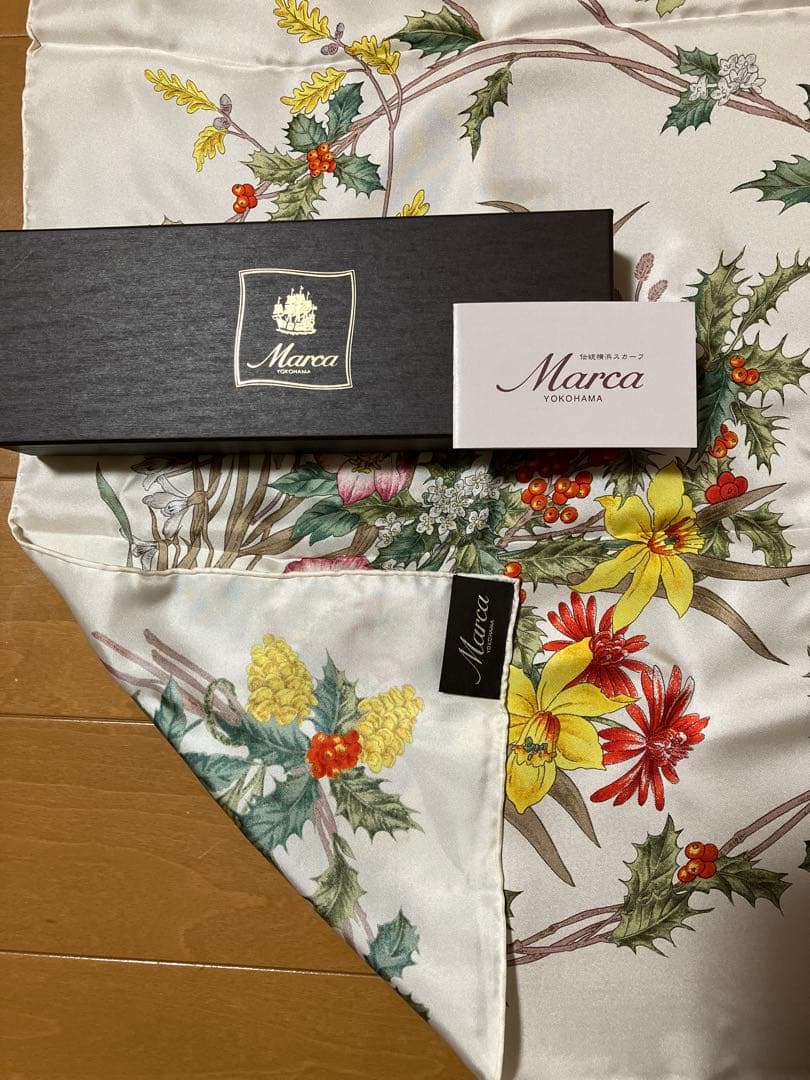 Marca 花柄 シルクスカーフ 90cm