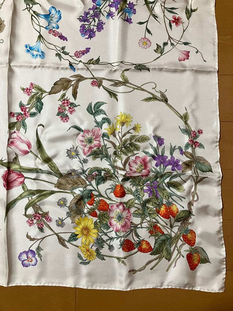 Marca 花柄 シルクスカーフ 90cm