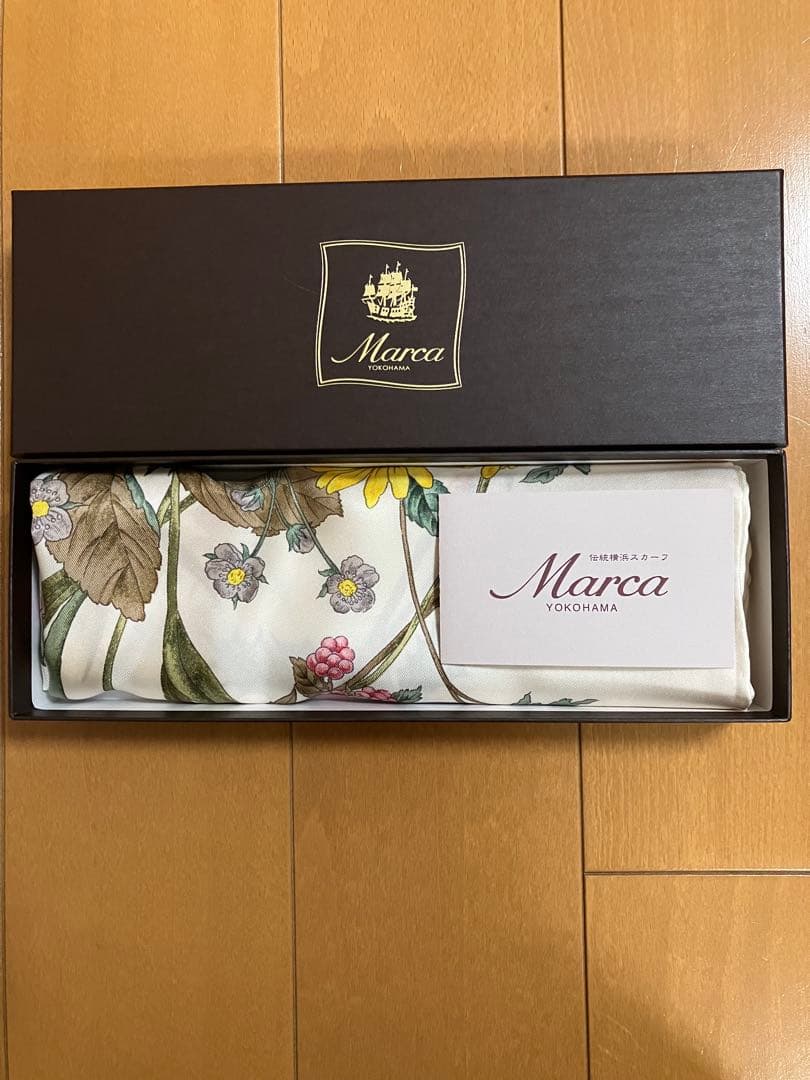 Marca 花柄 シルクスカーフ 90cm