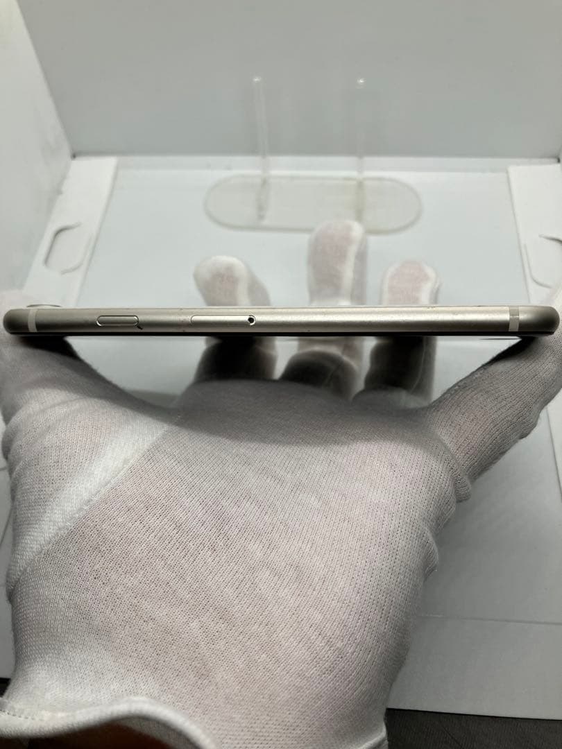 シ*️様 iPhone SE (第3世代) 64GB SIMフリー 美品バッテリ