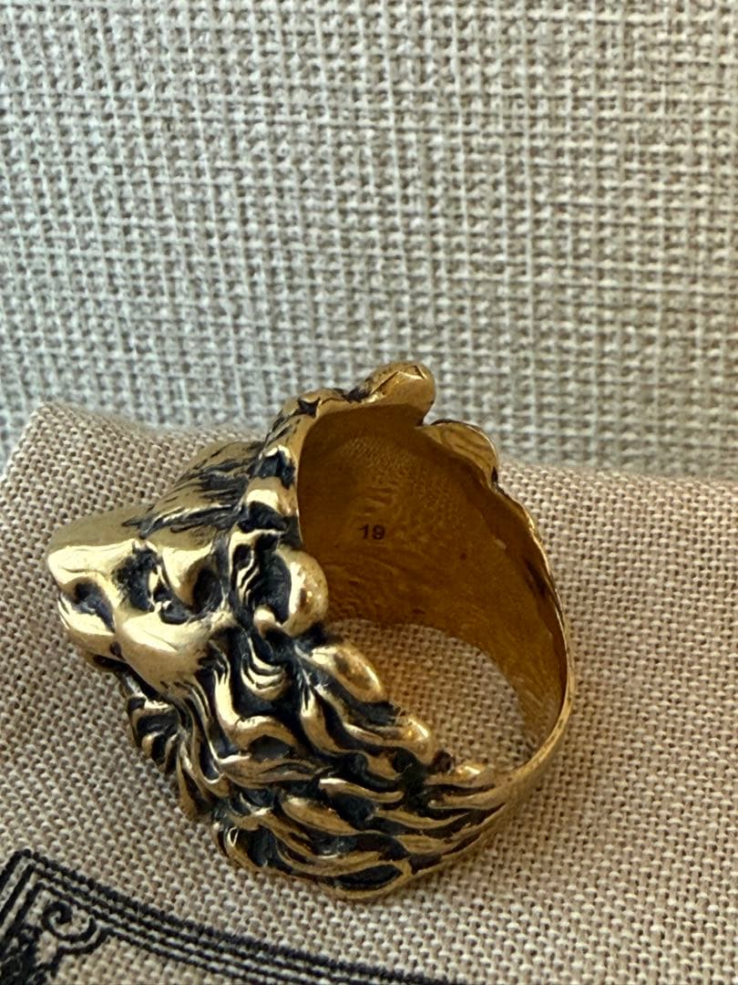 GUCCI ライオンヘッドリング