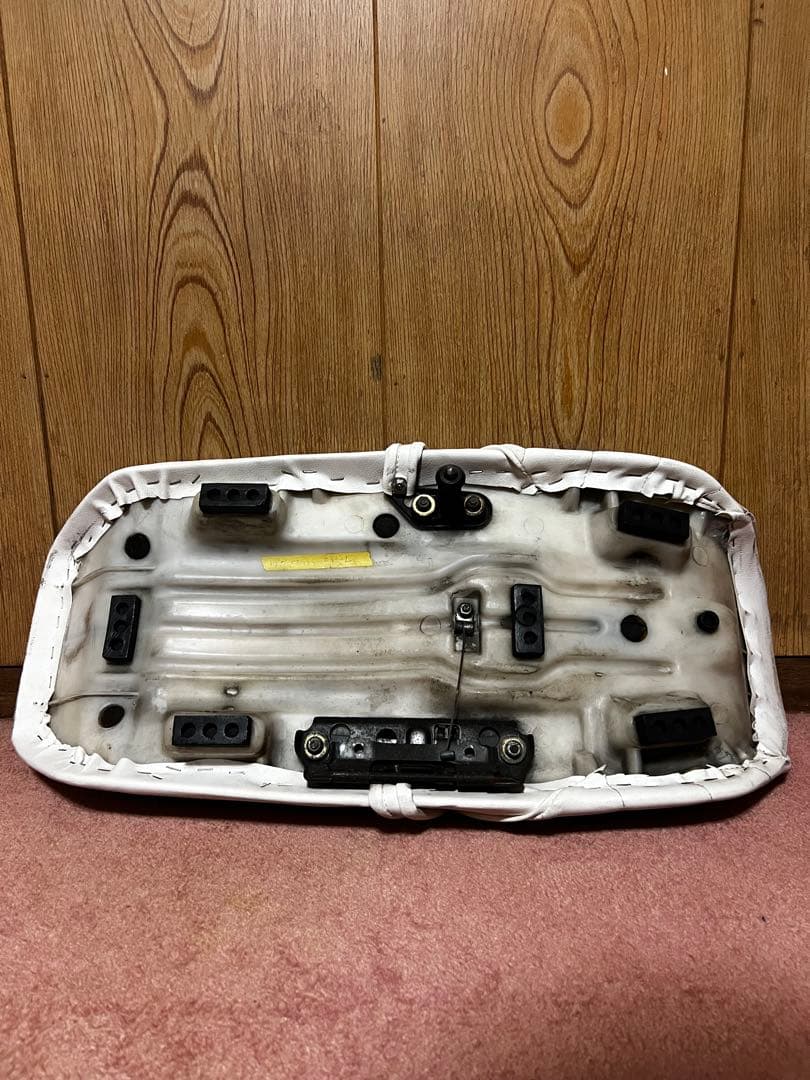 cb125t シート ミニバブ タックロール cb250n cb250t バブ