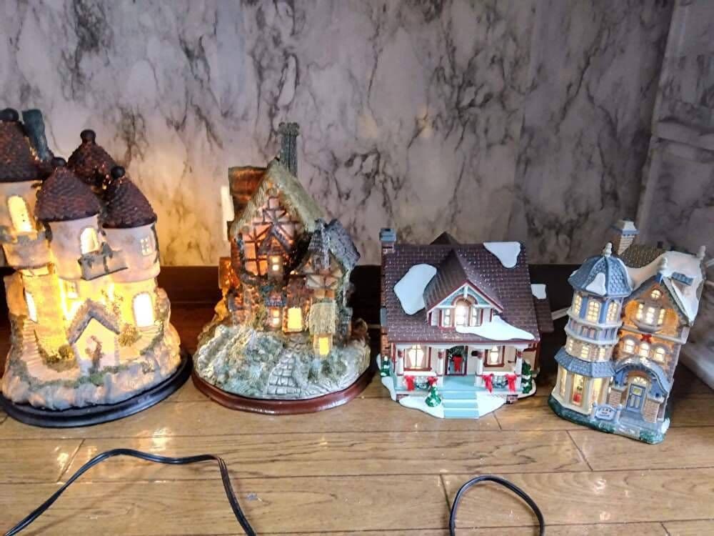 クリスマスヴィレッジLEDライトハウス・ミニチュアハウス・ドールハウス4点セット