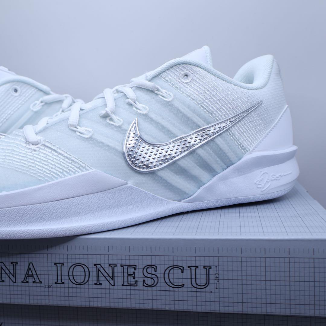 シューズ(男性用) NIKE SABRINA 3 WHITE/LLIC SILVER-MI