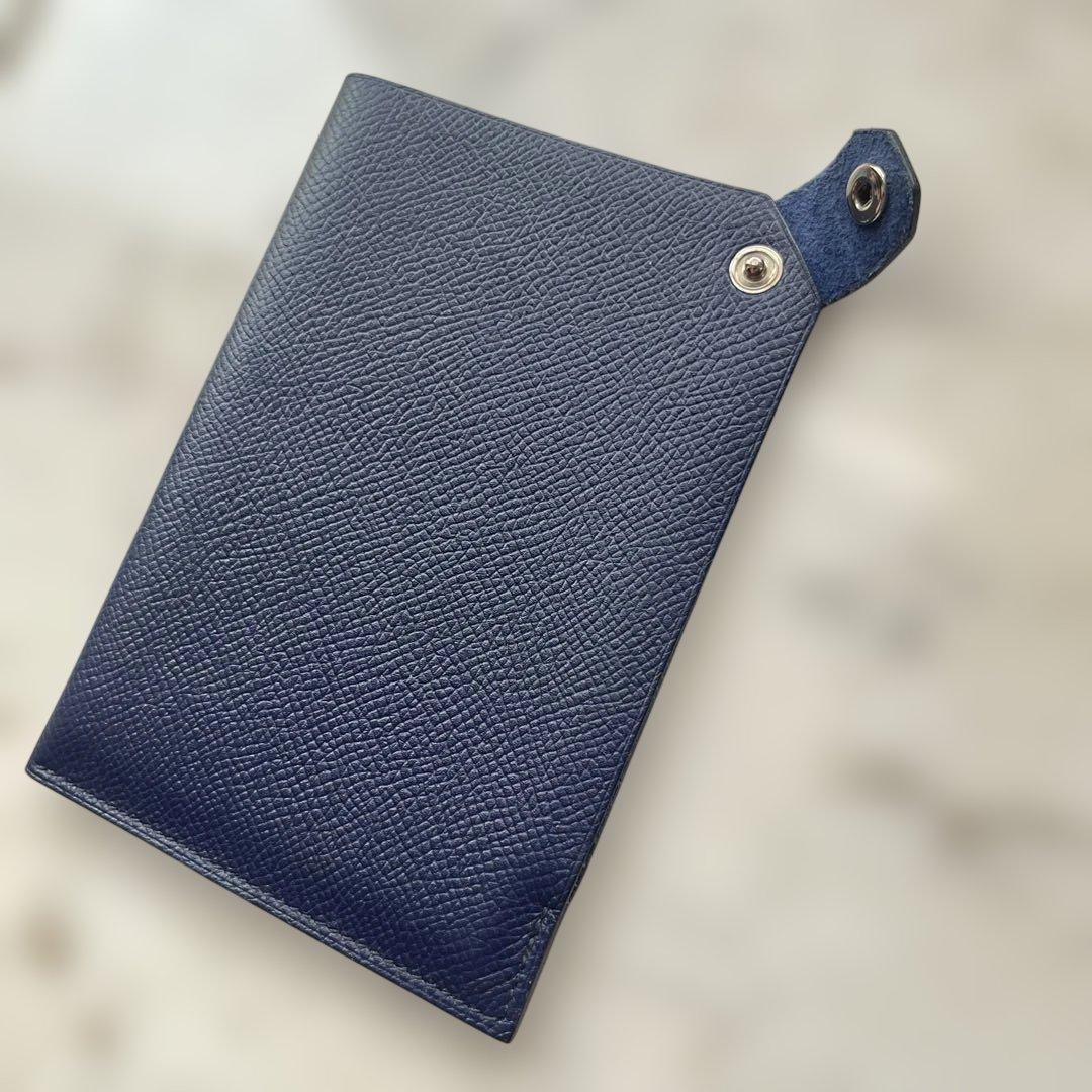 エルメス HERMESネイビー レザー パスポートケース 型押し 直営店購入