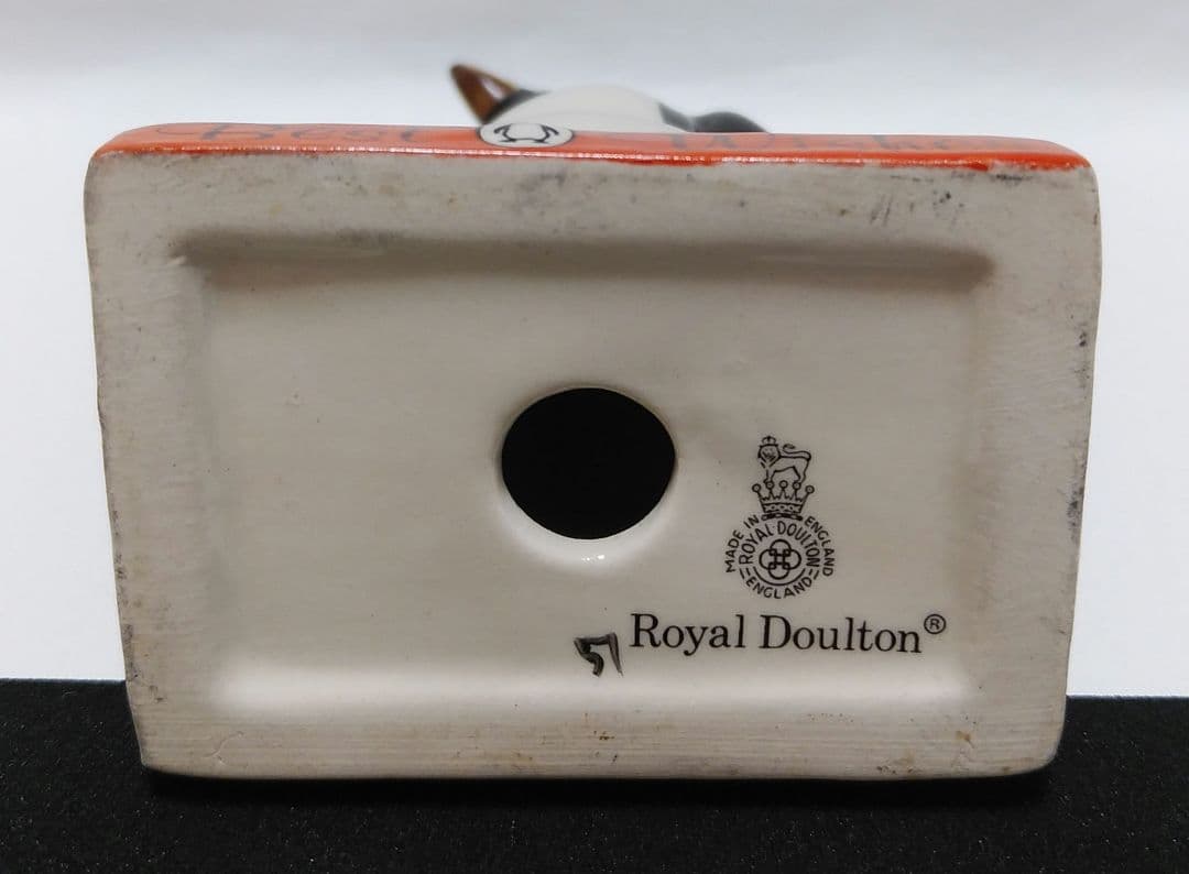 ペンギン 陶器人形ペンギンブックス❤︎英国王室ロイヤルドルトンアンティーク陶器！