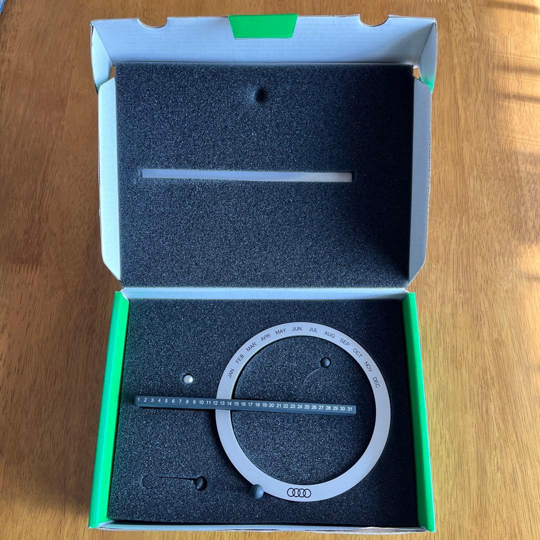 Audi アウディ　MoMA Design Store パーペチュアルカレンダー