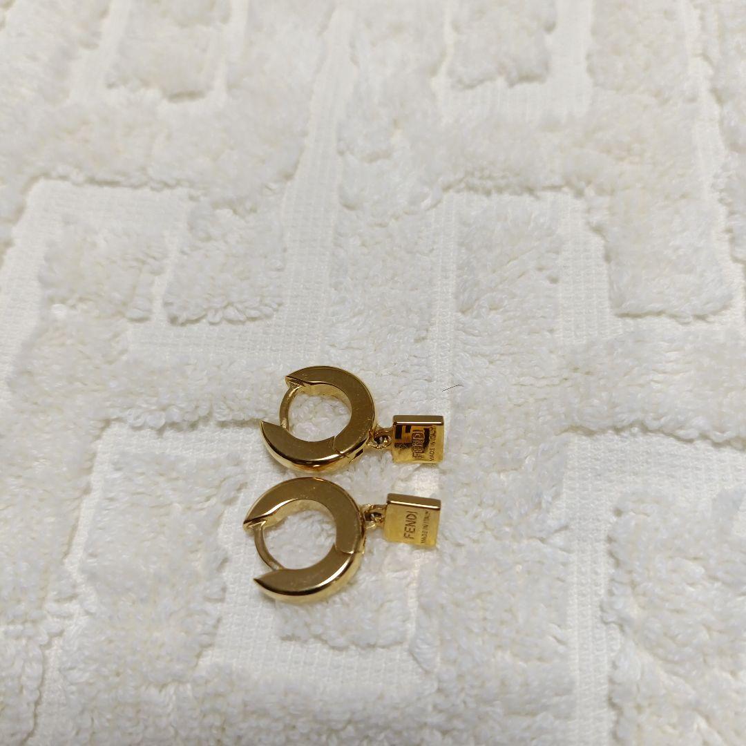 値下げ中　真贋査定済み　Fendi ゴールド フープピアス