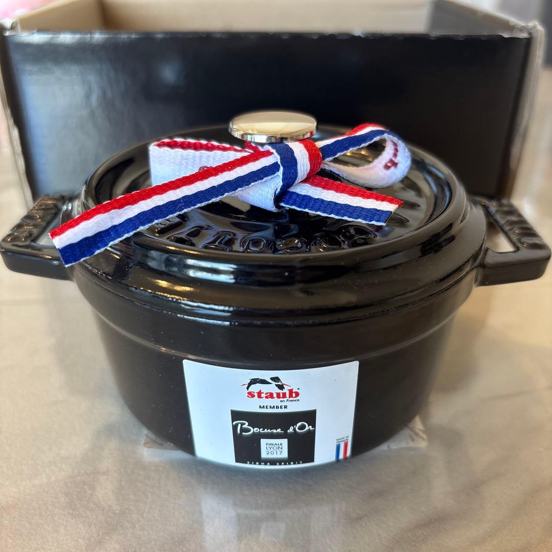 ストウブ　ピコ　ココット　ラウンド　グロッシーブラック　10cm 箱あり