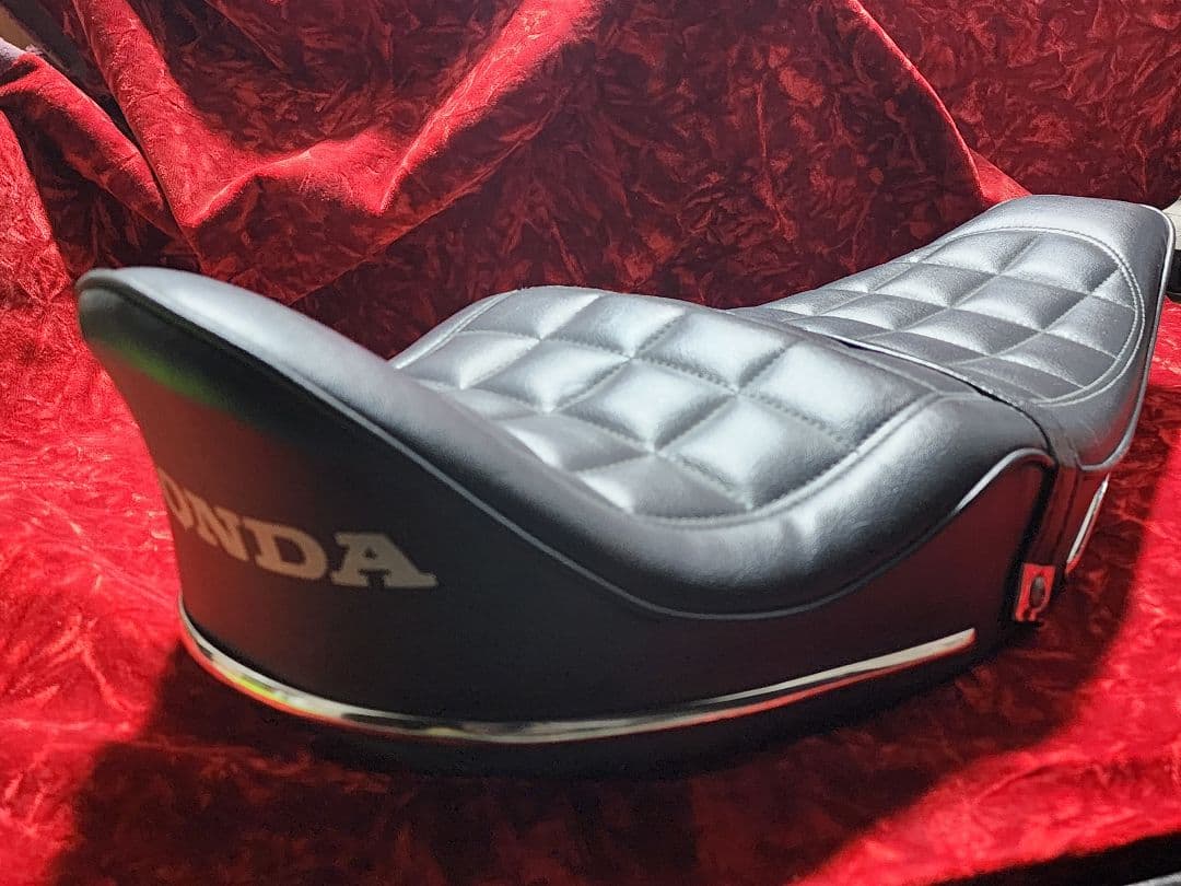 シャリー　カスタムシート　チョビ三　CB風