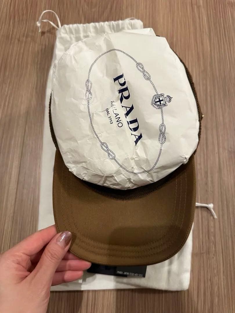 PRADA ブラウン　キャップ RE-NYLON