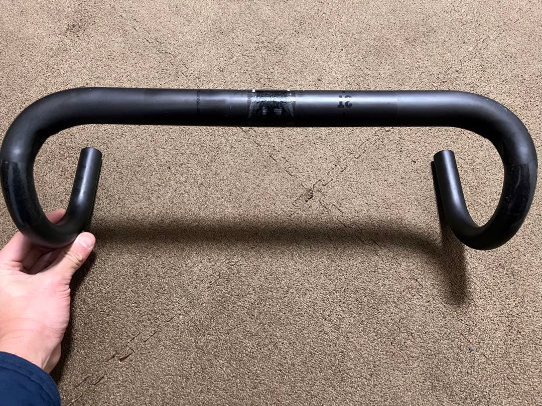 【美品】3T カーボンドロップハンドル420mm