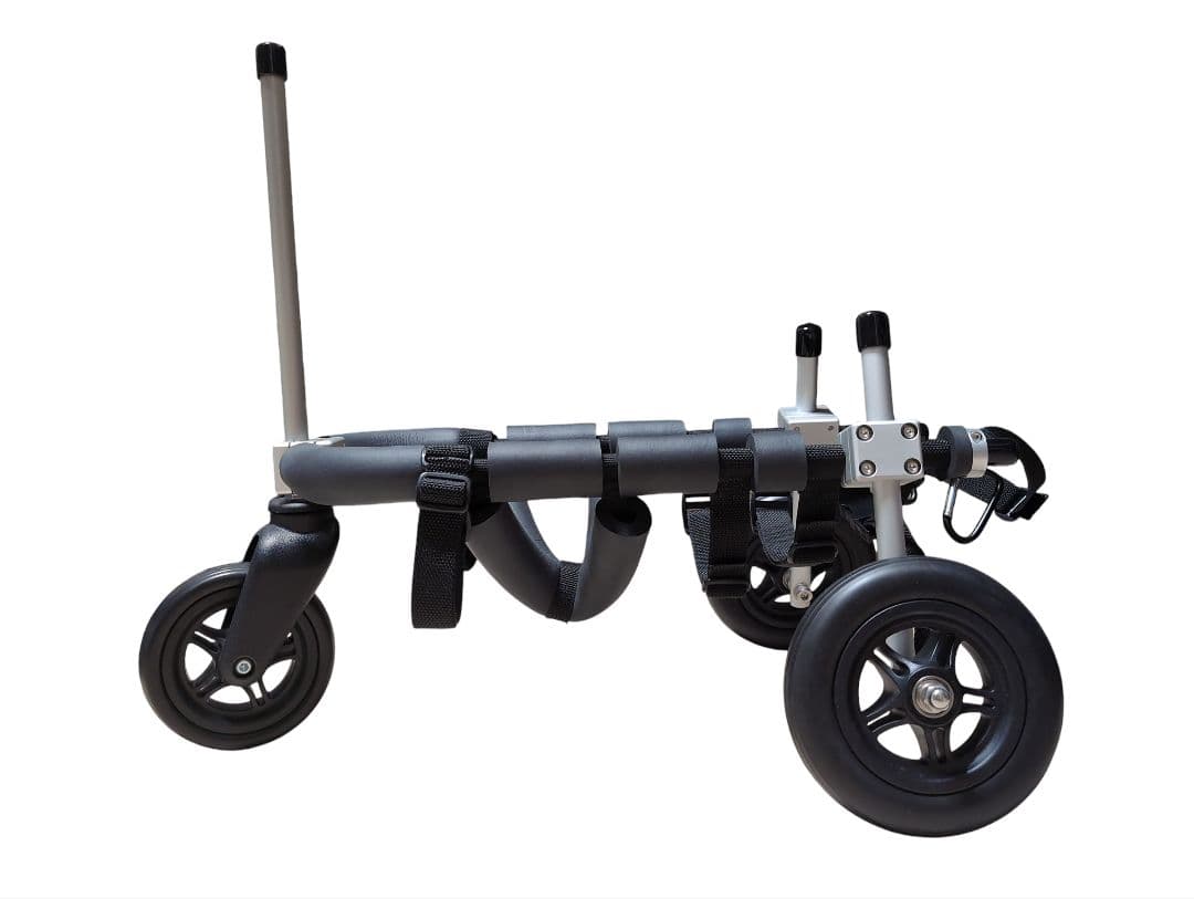 犬用 車いす 三輪 はな工房 数回室内で使用　新品に近い状態です