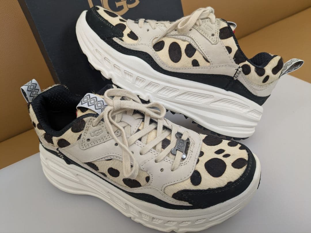 UGG×Atmos コラボ スニーカー