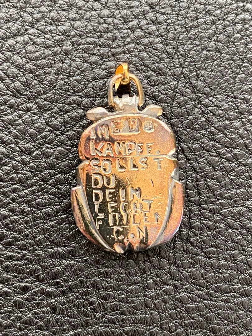 スカラベ　ペンダント