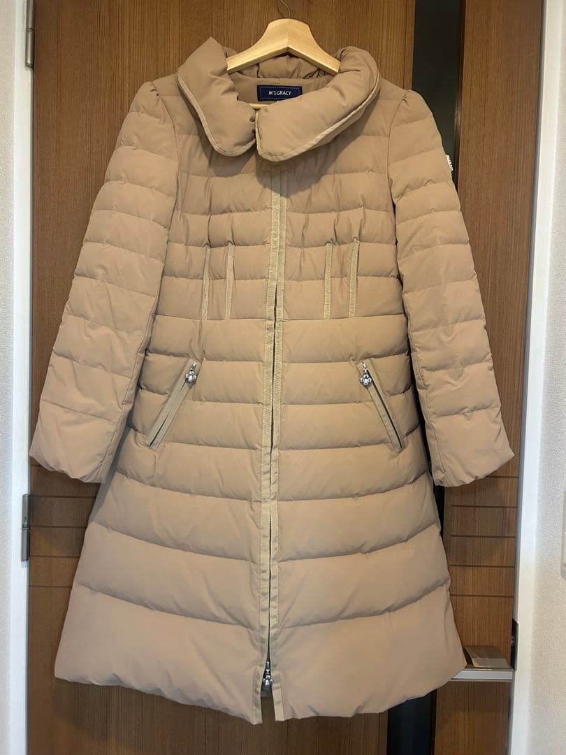エムズグレイシー　ベージュ　ダウン　ロングコート　リボンつき　レッキスファー