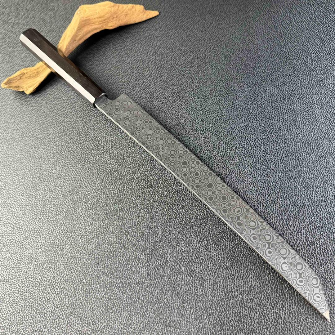 9658 新品 ダマスカス 先丸包丁 尺 渦潮紋 105層 黒檀黒水牛角八角柄